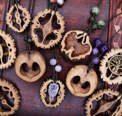 Collection image for: Schwarznuss Schmuck