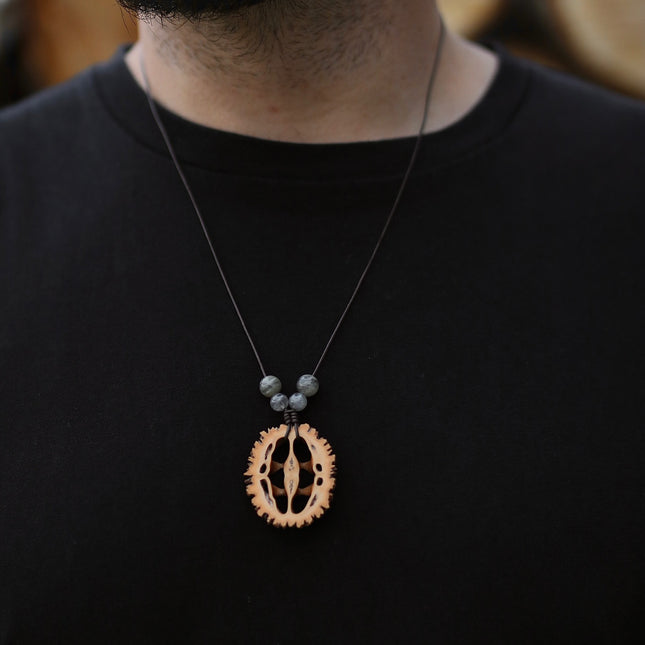 Schwarznuss Amulett – Labradorit